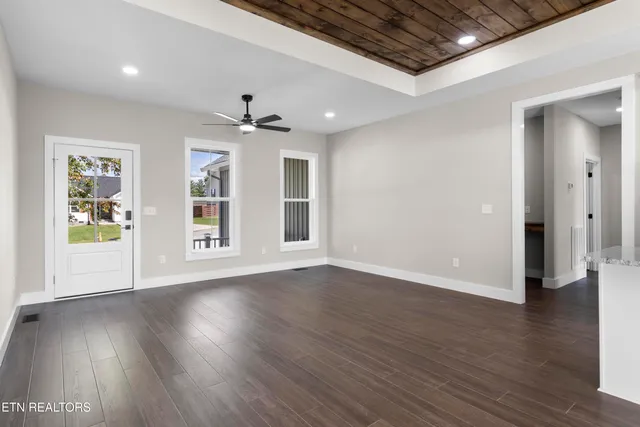 $348,500 | 118 West Drive, La Follette, TN 37766