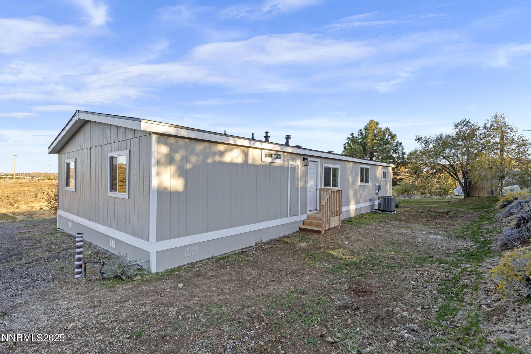 230 Medgar Avenue Reno, NV 89506 - Photo 28 of 43 a view of a house with backyard