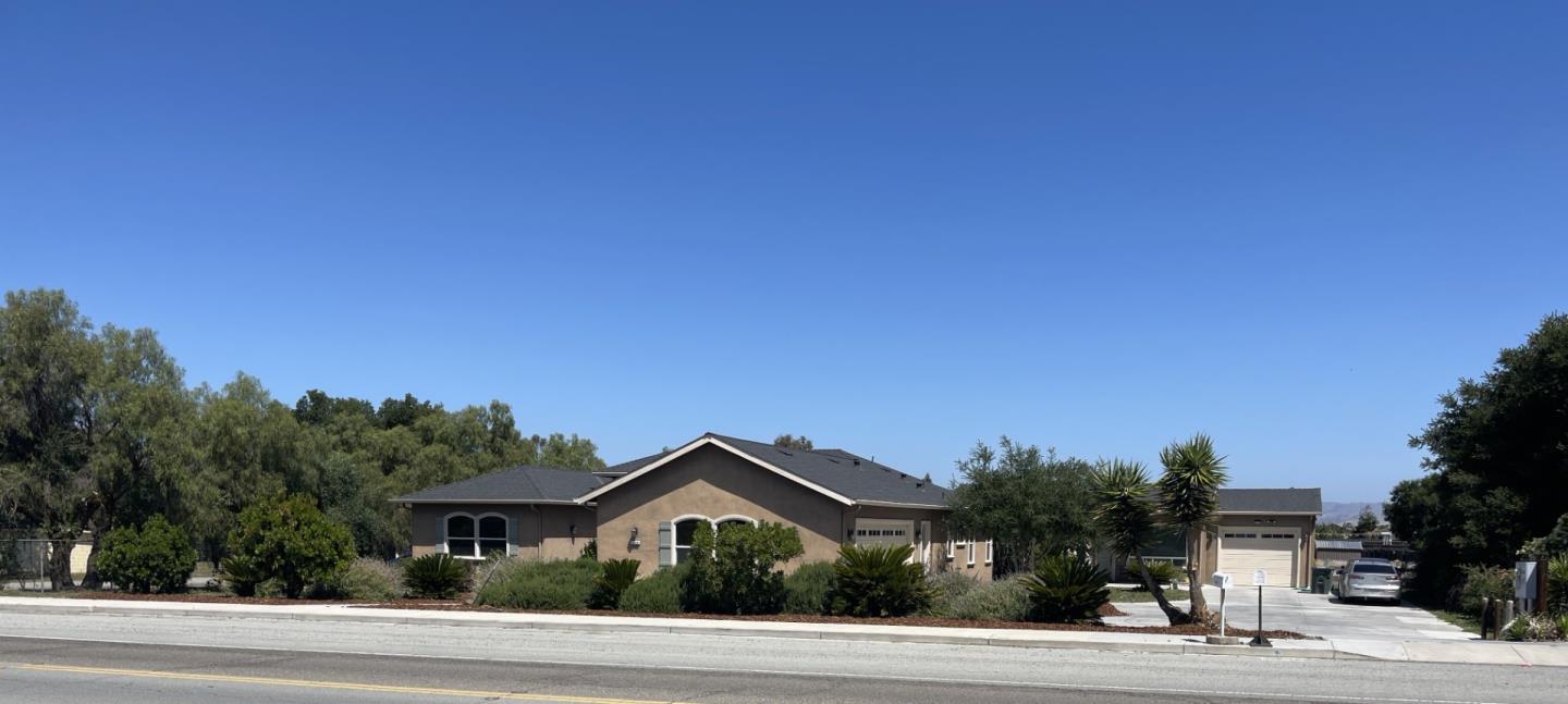 1360 Santa Ana Road Hollister, CA 95023 - Photo 2 of 14