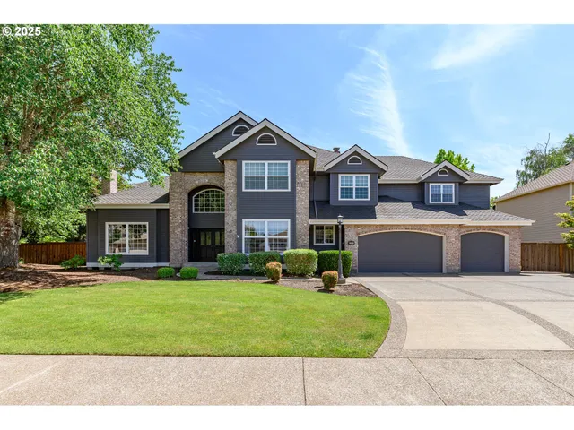 $899,000 | 2351 Northwest Pinehurst Drive, McMinnville, OR 97128