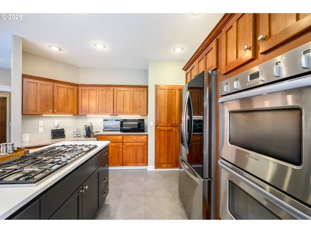 $899,000 | 2351 Northwest Pinehurst Drive, McMinnville, OR 97128