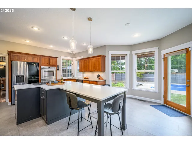 $899,000 | 2351 Northwest Pinehurst Drive, McMinnville, OR 97128