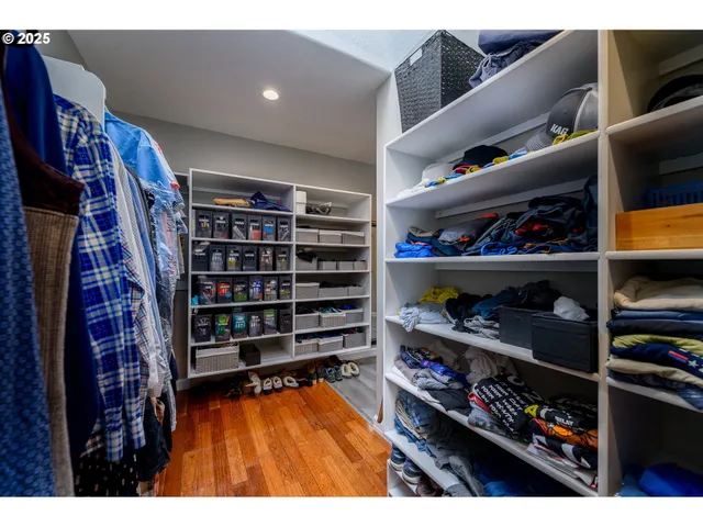 $899,000 | 2351 Northwest Pinehurst Drive, McMinnville, OR 97128