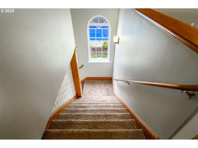 $899,000 | 2351 Northwest Pinehurst Drive, McMinnville, OR 97128