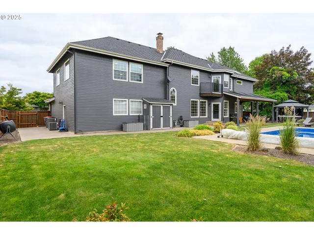 $899,000 | 2351 Northwest Pinehurst Drive, McMinnville, OR 97128