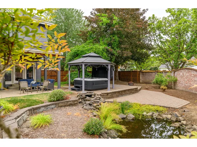 $899,000 | 2351 Northwest Pinehurst Drive, McMinnville, OR 97128