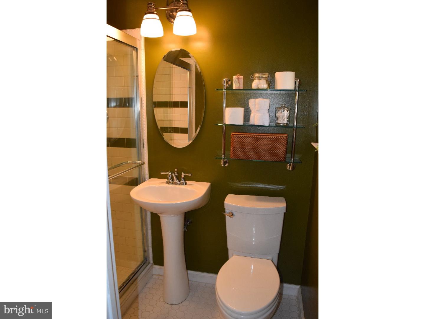 7925 Calvert Street Philadelphia, PA 19152 - Photo 16 of 22 Gallery Image 16