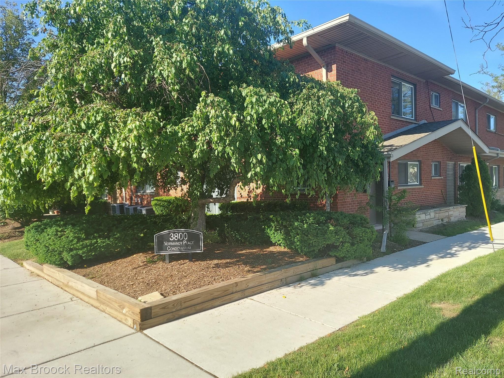 3800 Normandy Road, Unit 11 Royal Oak, MI 48073 - Photo 1 of 16 Normandy.jpg