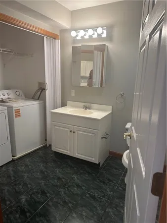 $1,950 | 293 Cowesett Avenue, Unit 2, West Warwick, RI 02893