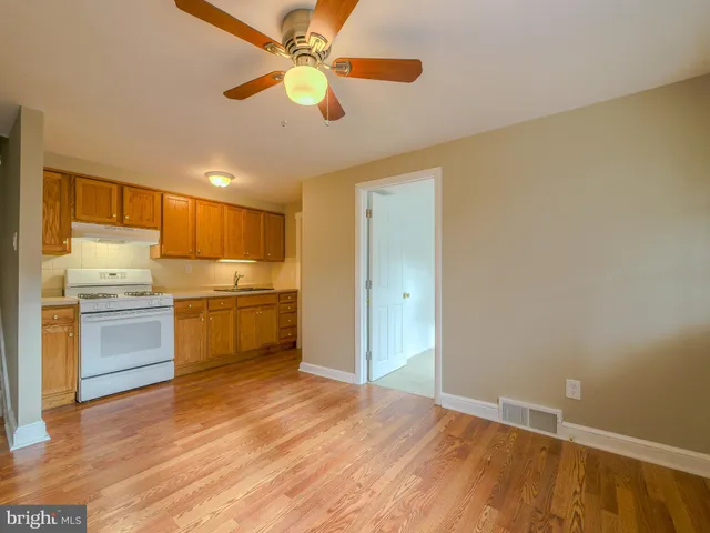 $180,000 | 325 White Avenue, Linwood, PA 19061