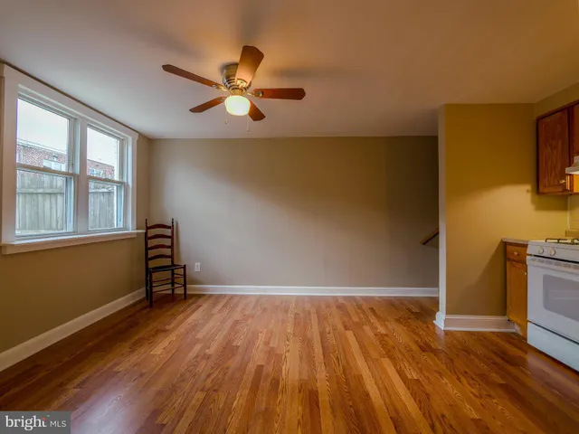 $180,000 | 325 White Avenue, Linwood, PA 19061