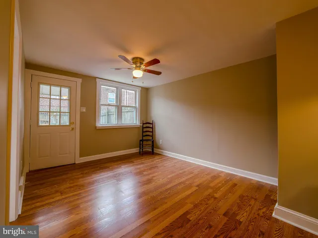 $180,000 | 325 White Avenue, Linwood, PA 19061