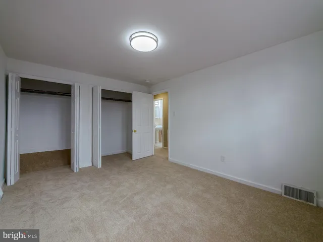 $180,000 | 325 White Avenue, Linwood, PA 19061