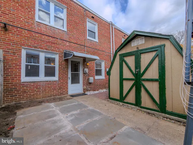 $180,000 | 325 White Avenue, Linwood, PA 19061