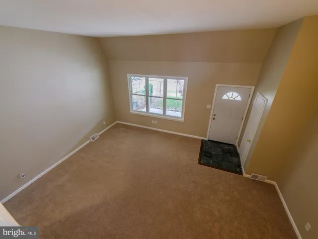 $180,000 | 325 White Avenue, Linwood, PA 19061