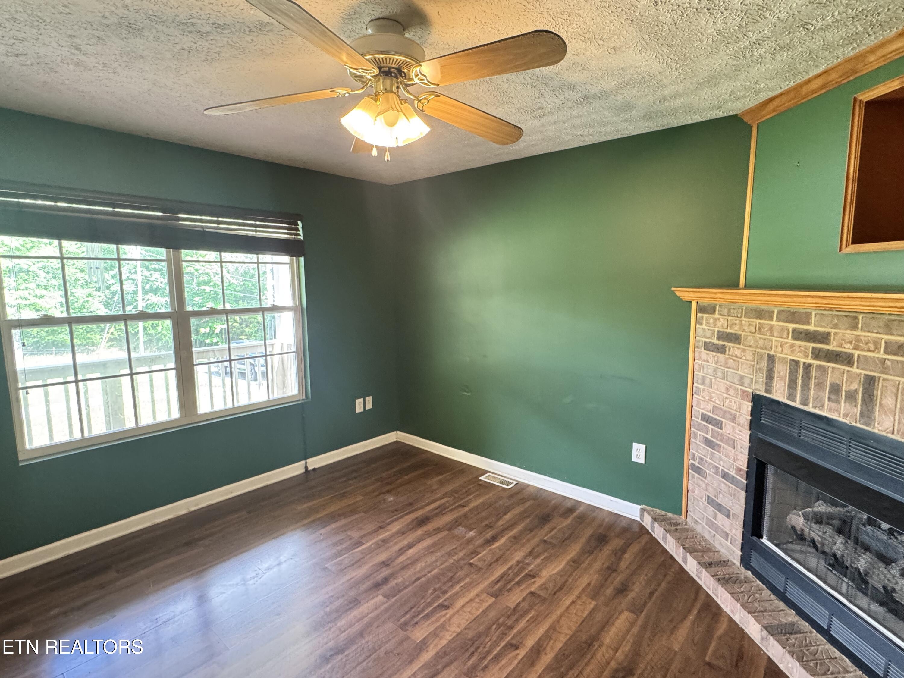 211 Jamie Street Maynardville, TN 37807 - Photo 17 of 27 2025-05-19 16.21.56