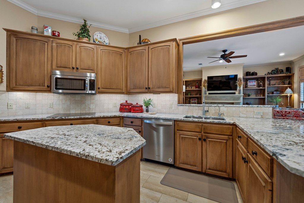 2409 West Commerce Street San Saba, TX 76877 - Photo 4 of 96