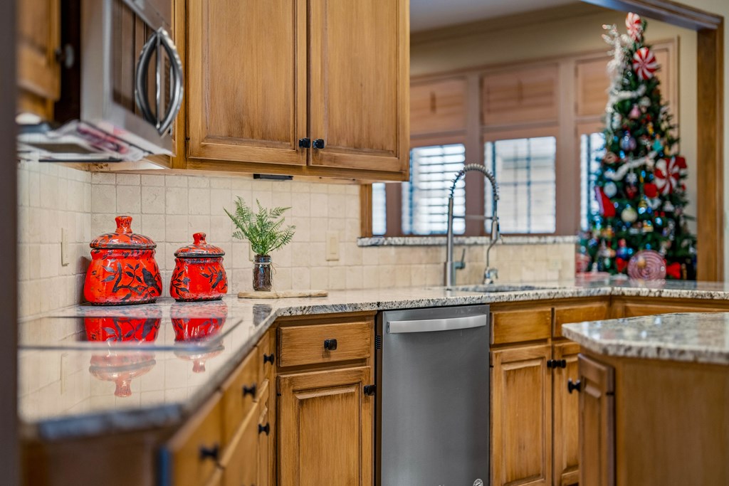 2409 West Commerce Street San Saba, TX 76877 - Photo 5 of 96