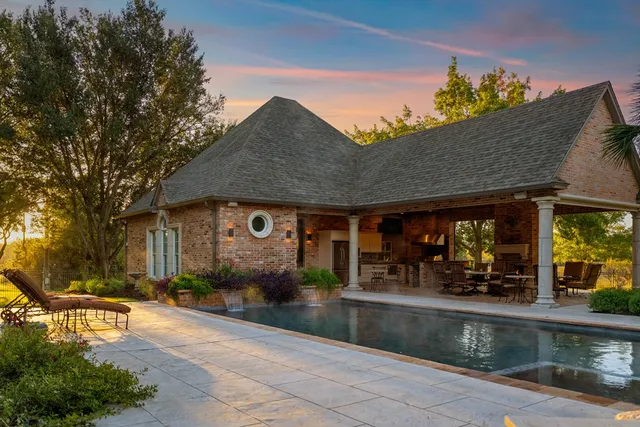 $1,900,000 | 2409 West Commerce Street, San Saba, TX 76877