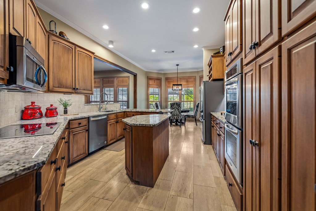 2409 West Commerce Street San Saba, TX 76877 - Photo 6 of 96