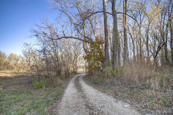 $38,000 | 141 Alexander Lane, Eldred, IL 62027