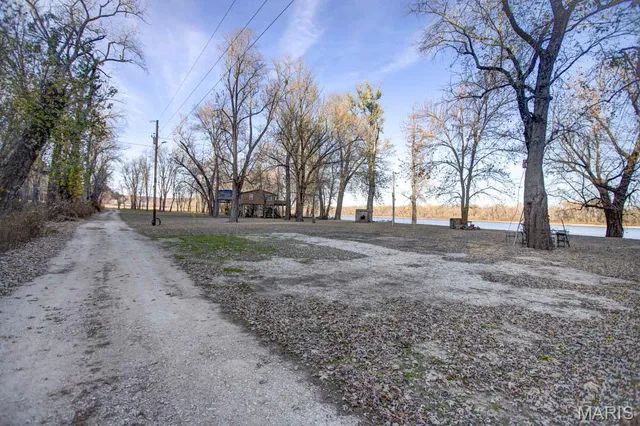 $42,000 | 141 Alexander Lane, Eldred, IL 62027