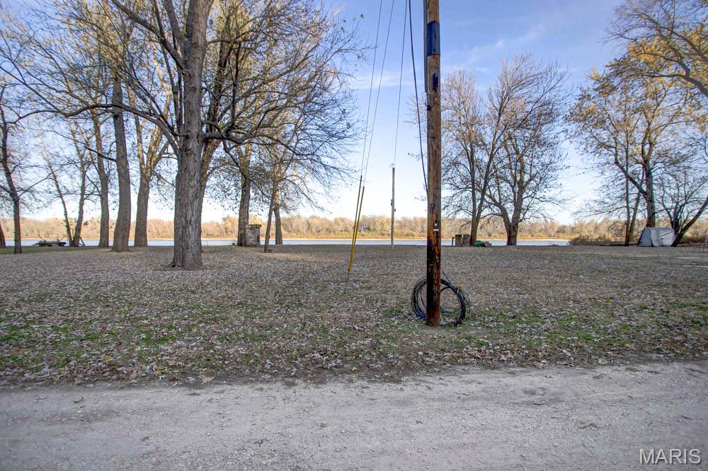 141 Alexander Lane Eldred, IL 62027 - Photo 3 of 23