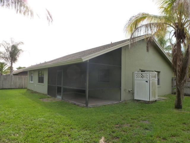 9212 Edgemont Lane Boca Raton, FL 33434 - Photo 12 of 15 (78)