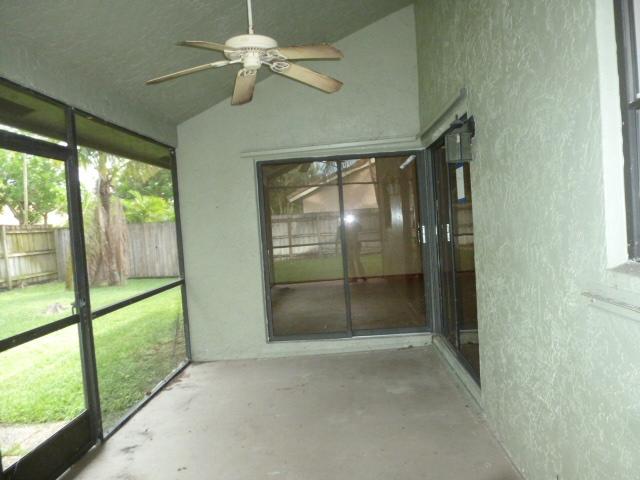9212 Edgemont Lane Boca Raton, FL 33434 - Photo 14 of 15 (92)