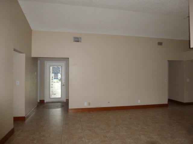 9212 Edgemont Lane Boca Raton, FL 33434 - Photo 3 of 15 (25)