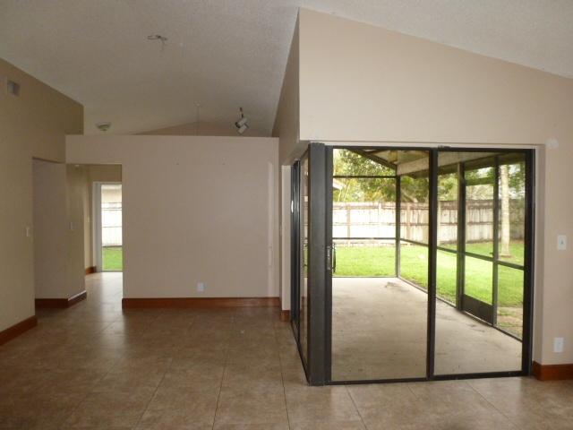9212 Edgemont Lane Boca Raton, FL 33434 - Photo 4 of 15 (26)