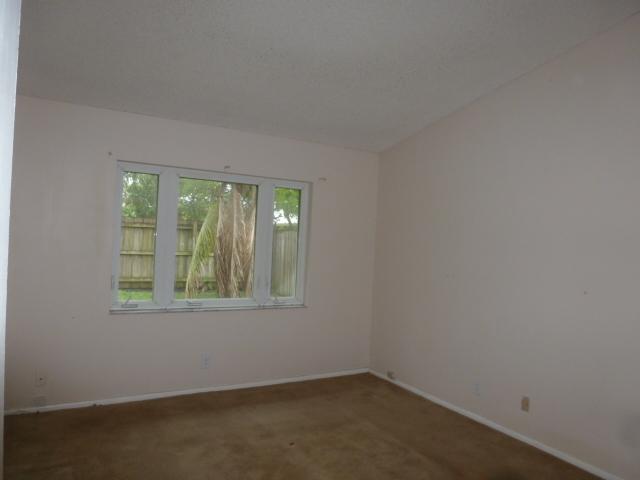 9212 Edgemont Lane Boca Raton, FL 33434 - Photo 9 of 15 (32)MB