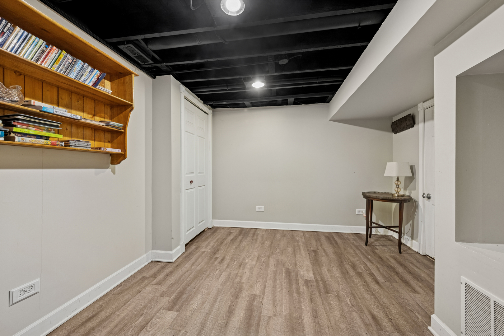 126 North Rohlwing Road Palatine, IL 60074 - Photo 14 of 20