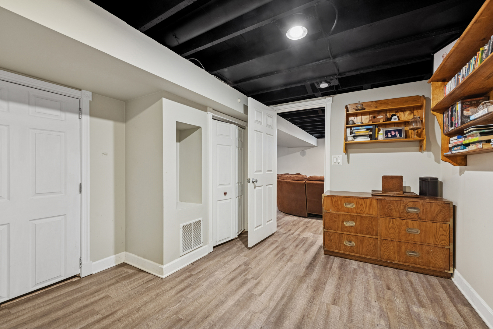 126 North Rohlwing Road Palatine, IL 60074 - Photo 15 of 20