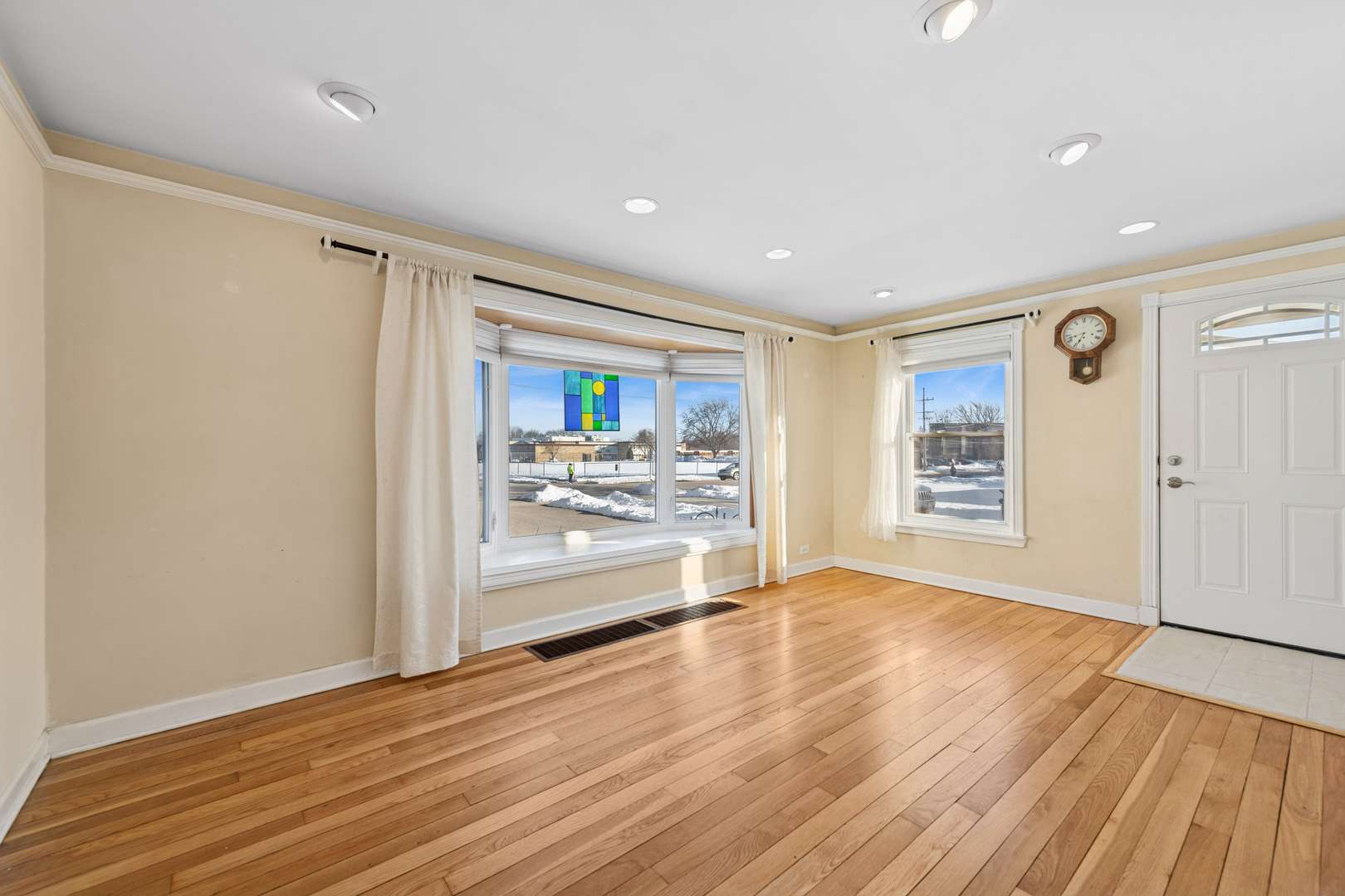 126 North Rohlwing Road Palatine, IL 60074 - Photo 2 of 20