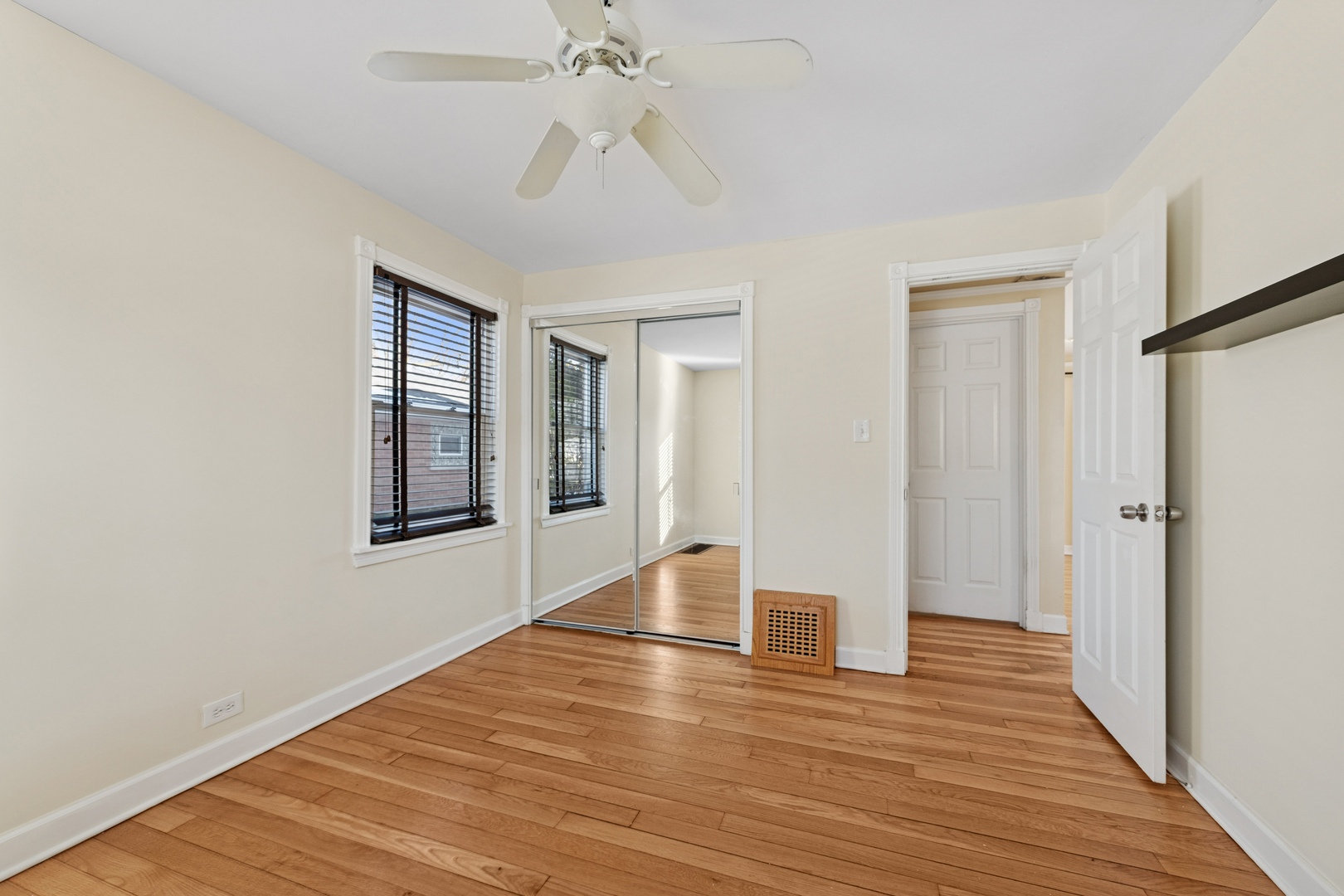 126 North Rohlwing Road Palatine, IL 60074 - Photo 8 of 20