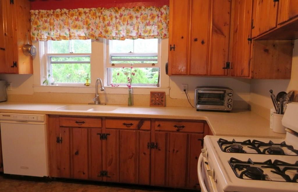 141 Forge Road Westport, MA 02790 - Photo 3 of 12 Gallery Image 3