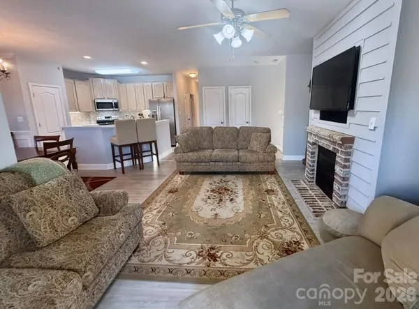 $238,500 | 1364 21st Avenue Northeast, Hickory, NC 28601
