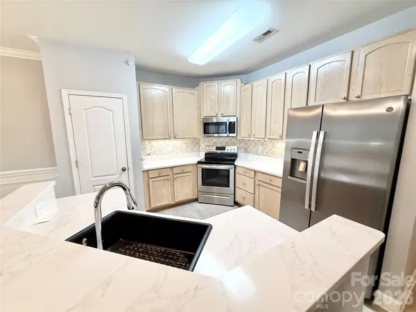 $238,500 | 1364 21st Avenue Northeast, Hickory, NC 28601