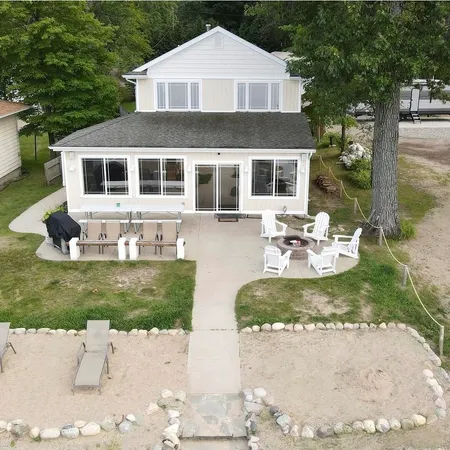 $724,900 | 11362 East Shore Drive, Delton, MI 49046