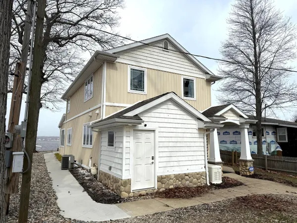 $724,900 | 11362 East Shore Drive, Delton, MI 49046