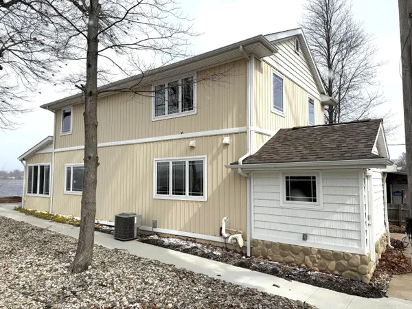 $724,900 | 11362 East Shore Drive, Delton, MI 49046