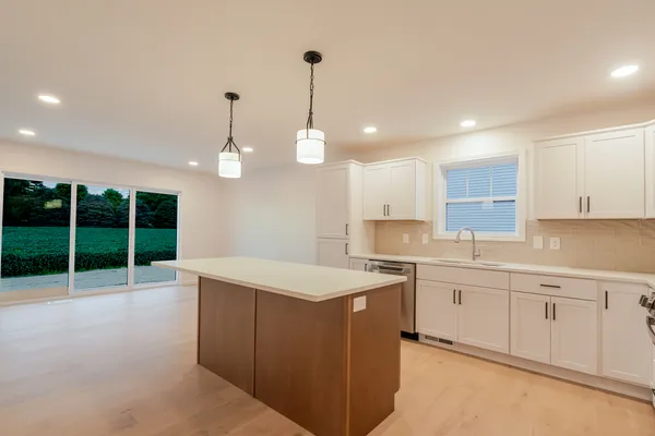 $494,500 | 2 Bucktown Court, Bloomington, IL 61705