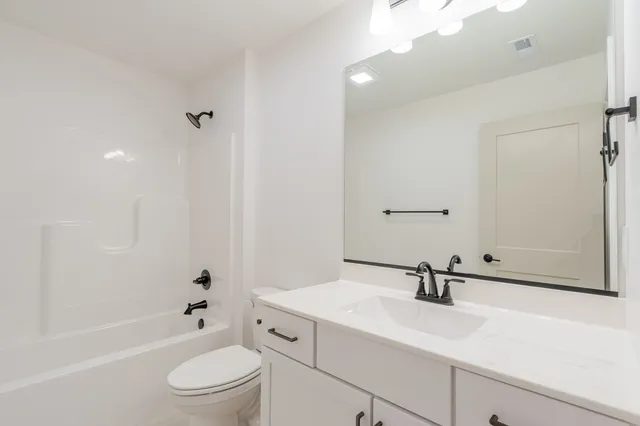 $499,500 | 2 Bucktown Court, Bloomington, IL 61705