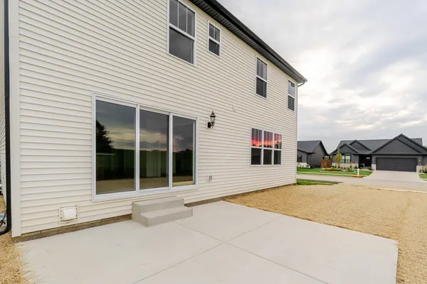 $494,500 | 2 Bucktown Court, Bloomington, IL 61705