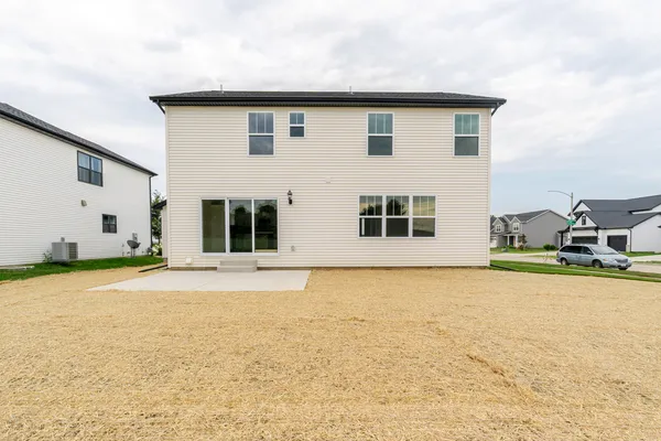 $494,500 | 2 Bucktown Court, Bloomington, IL 61705