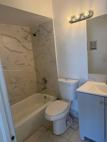 $1,995 | 438 Northeast 210th Cir Terrace, Unit 2024B, Miami, FL 33179