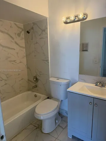 $1,995 | 438 Northeast 210th Cir Terrace, Unit 2024B, Miami, FL 33179