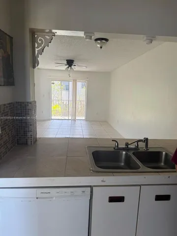 $1,995 | 438 Northeast 210th Cir Terrace, Unit 2024B, Miami, FL 33179