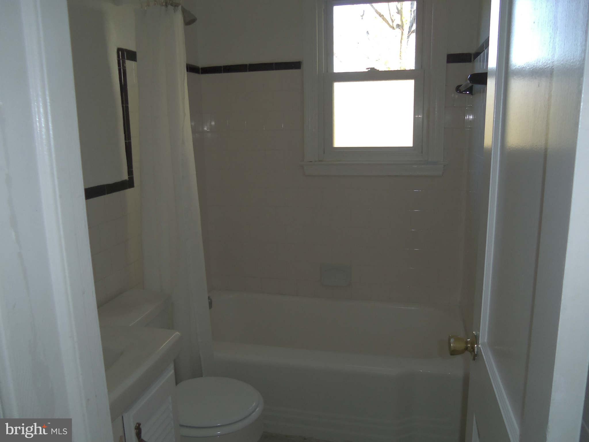 308 Paradise Road Aberdeen, MD 21001 - Photo 11 of 21 Bath